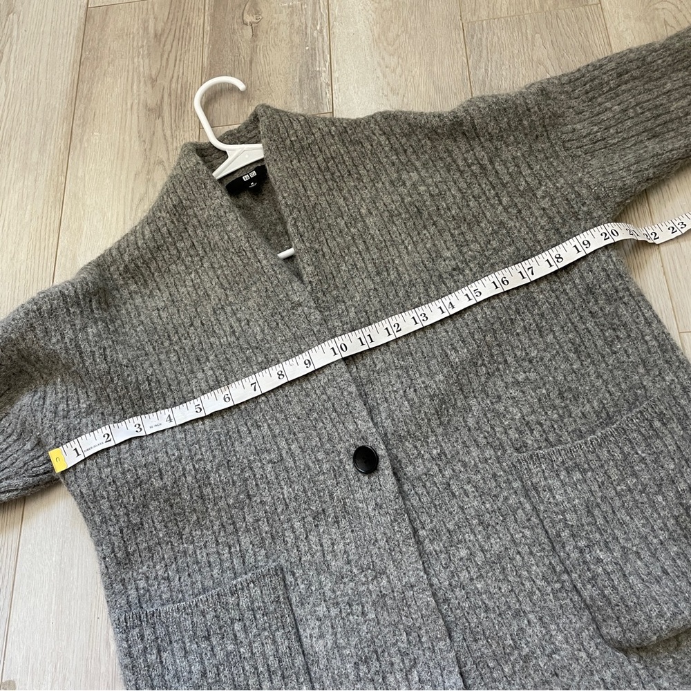 Uniqlo 100% Wool Ribbed Knit Cardigan Gray (Medium) - Picture 5 of 8